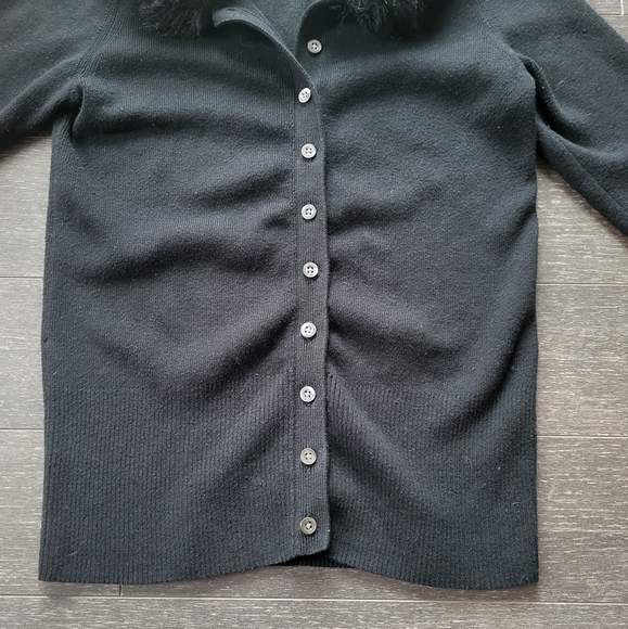 Banana Republic Vintage Women Black Faux Fur Collar Button Cardigan Top - Picture 4 of 8